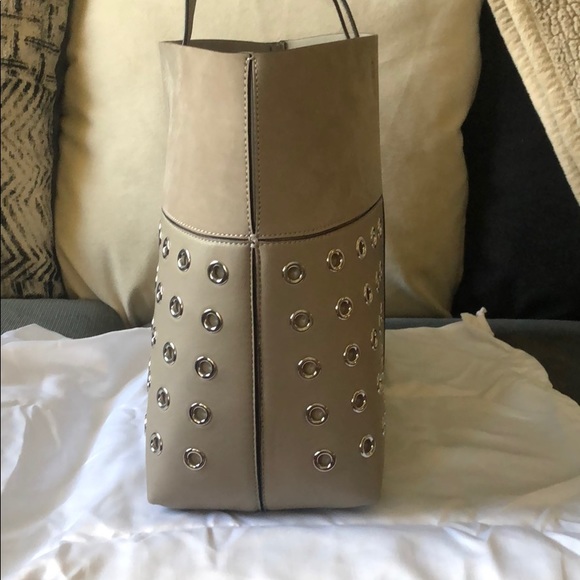 Tory Burch timeless fall edition - Picture 2 of 6